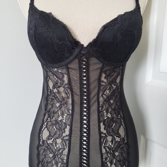 La Senza black lace bustier corset top with garters - Picture 3 of 6
